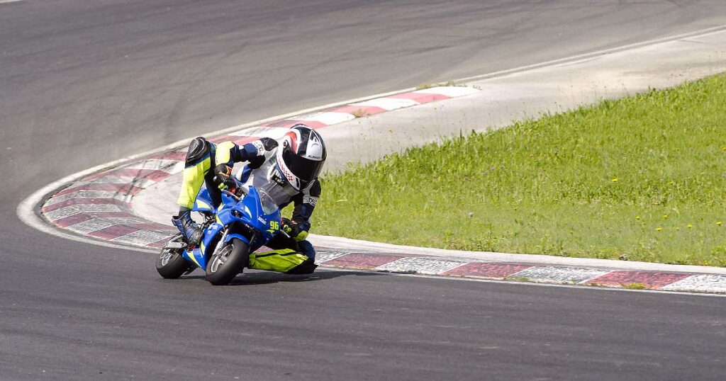 Tadej na dirkališču za minimoto v Krškem
