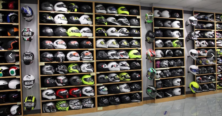 Moto Charlie interno negozio