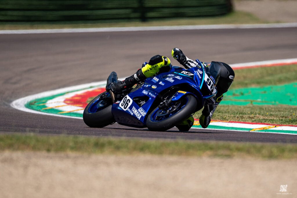 Tadej na dirki pokala Yamaha R7 CIV 2026 na Autodromo Enzo e Dino Ferrari v Imoli